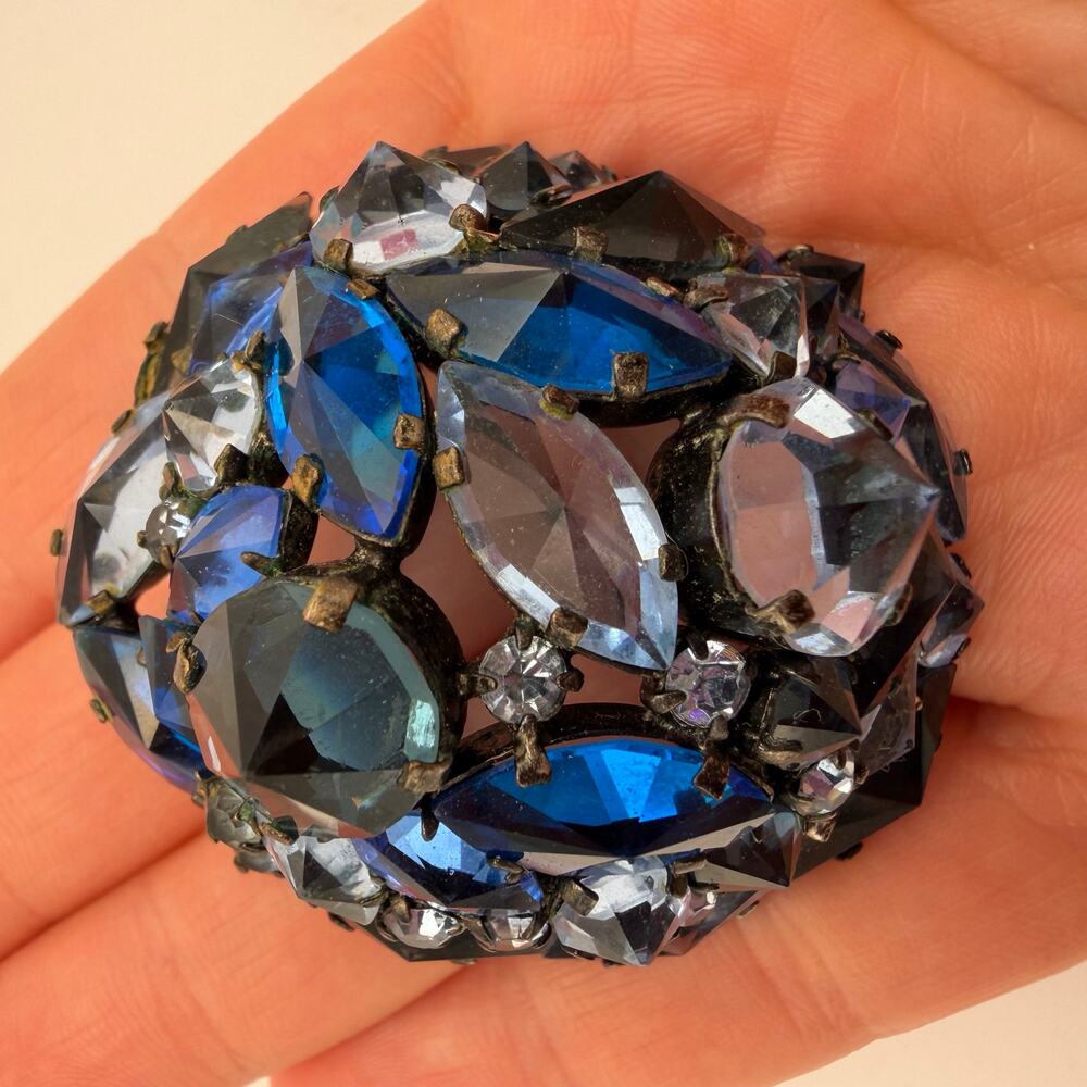 Vintage Signed AUSTRIA Blue Rhinestone Domed Bombé Cluster Brooch Pin